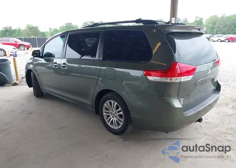 2012 Toyota Sienna Xle V6 8 Passenger z USA, uszkodzony, nr VIN 5TDYK3DC0CS275646